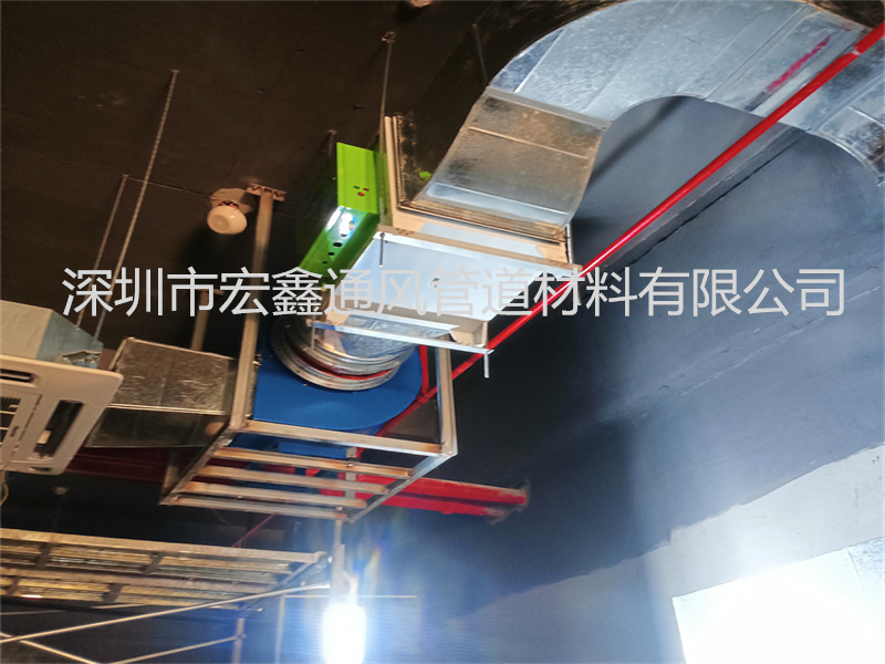 龍崗君華時代商業街麻辣香（xiāng）鍋餐廳廚房排油煙管道安裝工程案例